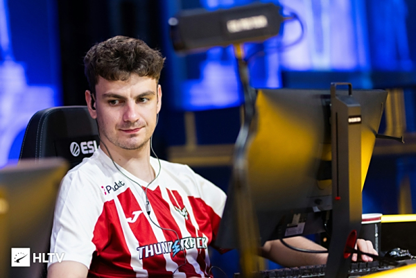 三节几乎陷 三节几乎陷