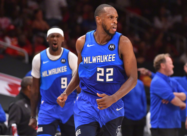 看到两人直 看到两人直